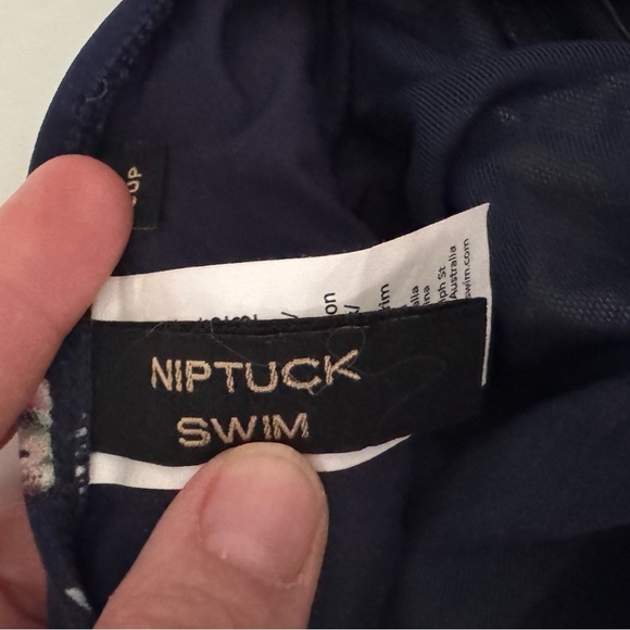 Niptuck Floral Ruched Criscross One piece Women’s size 6 - Picture 7 of 10